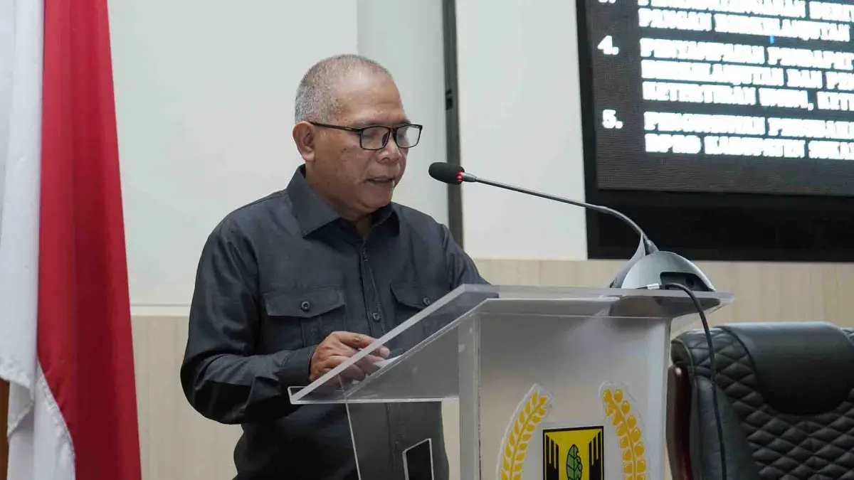 Heri Antoni saat menyampaikan laporan Komisi III DPRD Kabupaten Sukabumi terkait Raperda LP2B di Rapat Paripurna Jumat (17/3/2023). (Sumber : Istimewa