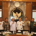 Ketua Komisi I DPRD Kabupaten Sukabumi Paoji Nurjaman saat menghadiri Rakor tentang rakyat Sukabumi dengan Kemenkopolhukam RI.